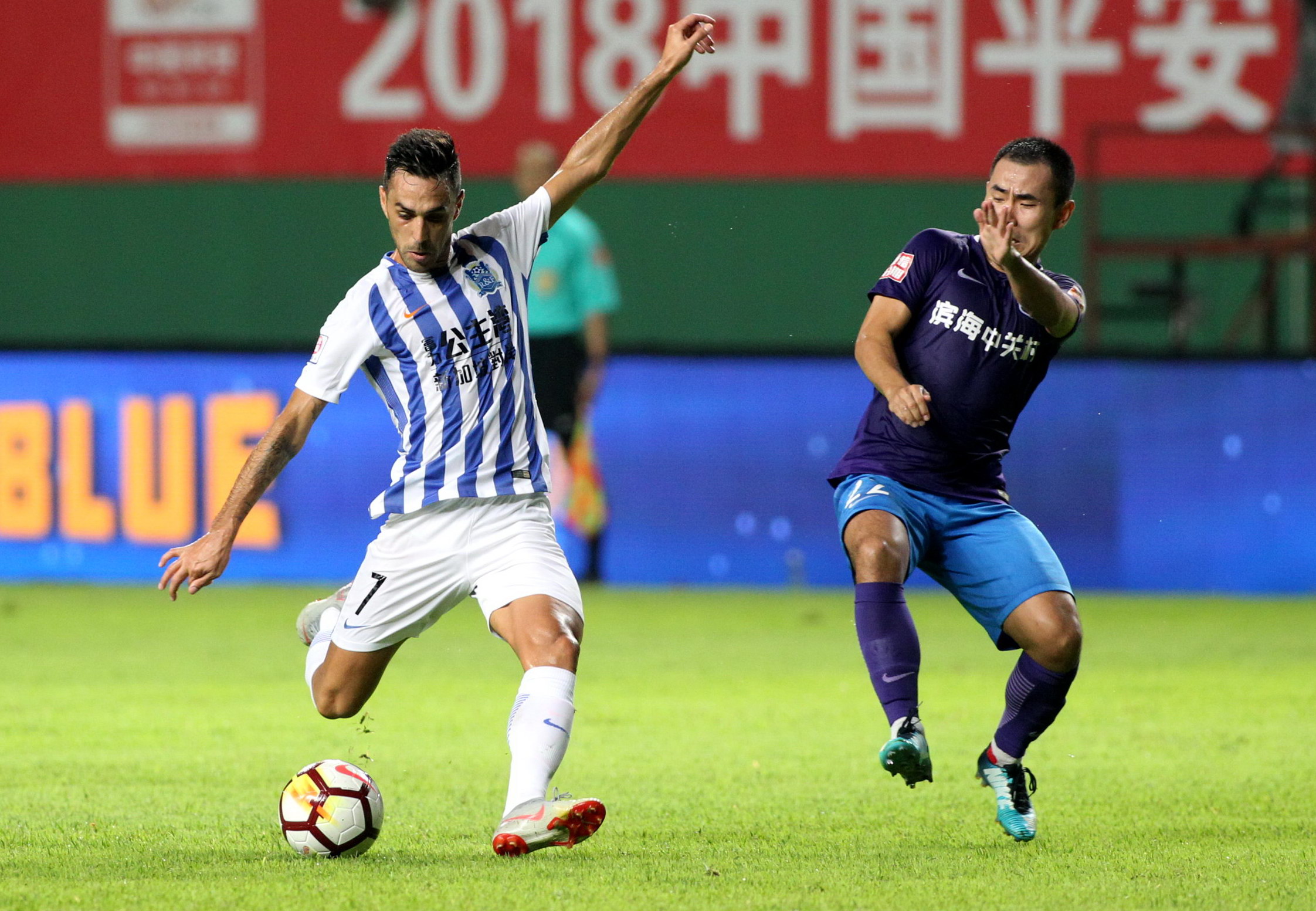 浙江绿城将在主场迎战广州富力，胜利之路不远