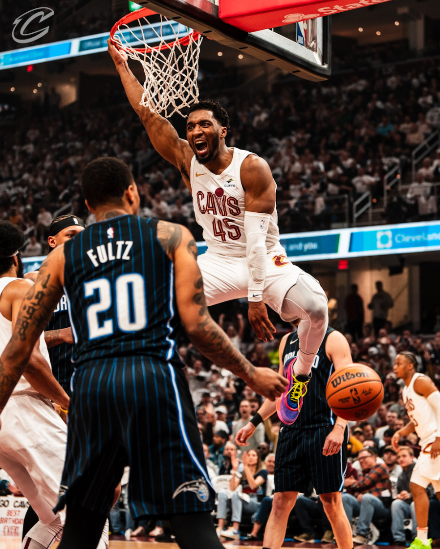 爵士稳住前四，米切尔骑士状态火热的简单介绍