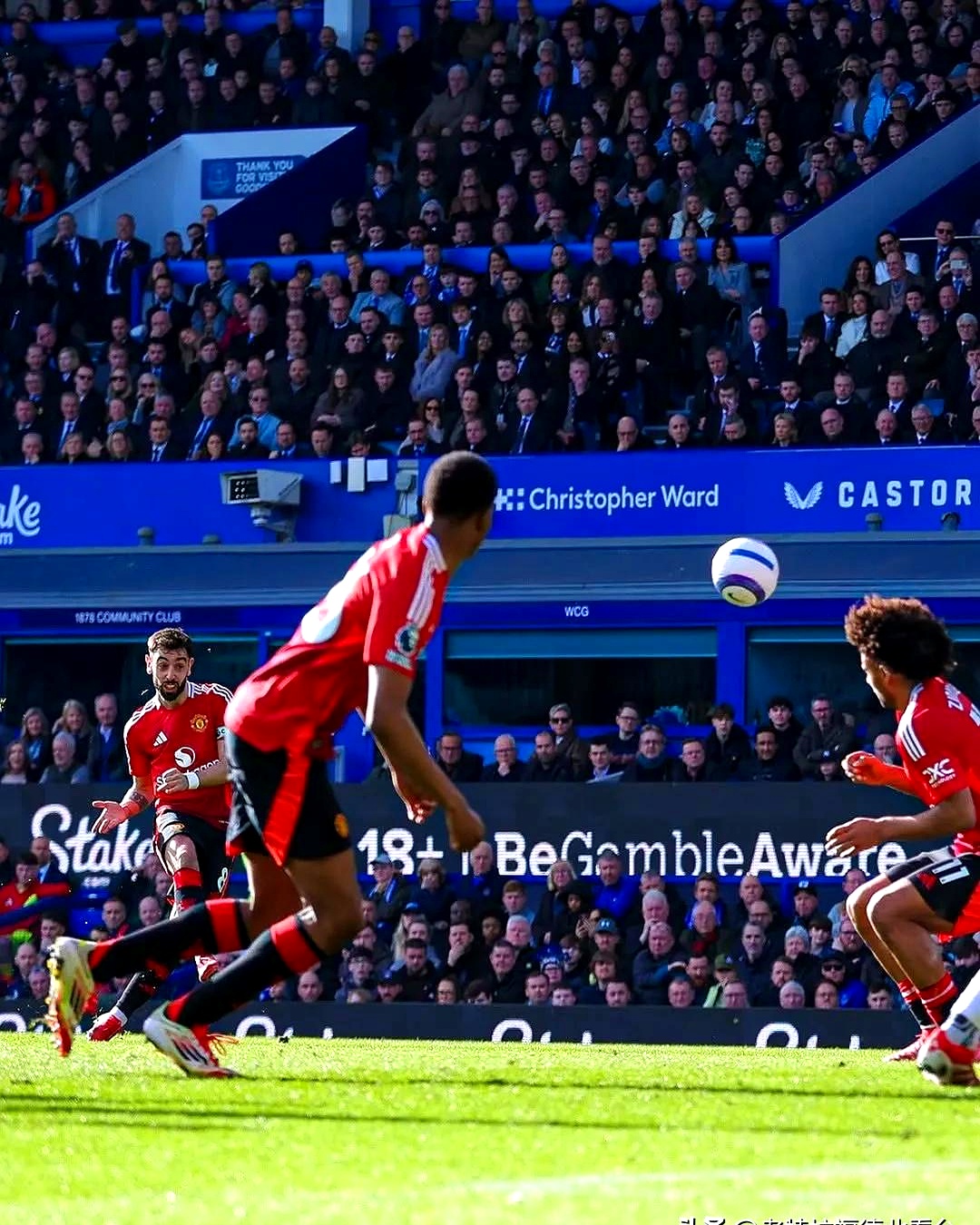 关于曼城中场传控流畅，为球队创造机会的信息