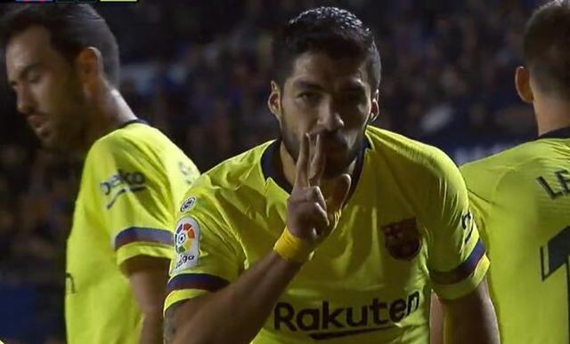 包含瑞典逆转英格兰，特尔施特根完成帽子戏法的词条