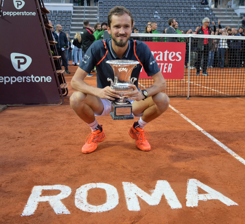 米兰体育下载-包含世界网球队险胜德国网球队，梅德韦杰夫送出助攻的词条