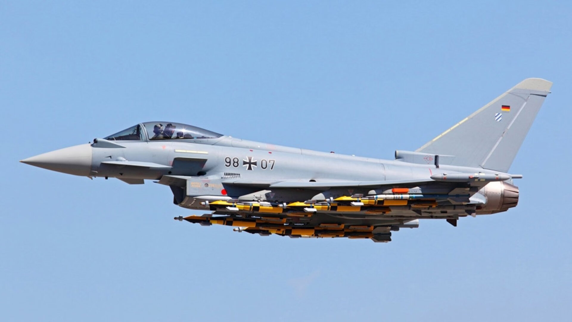 米兰体育下载-当闪电撕裂丛林，雷恩新王莱奥如何将哥斯达黎加防线化为齑粉