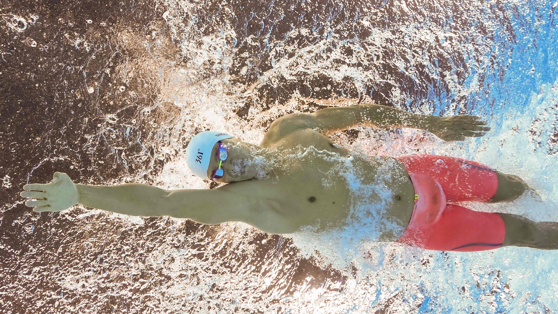 米兰捕鱼-绿茵场与硬木地，当西甲德比遇见NBA热浪